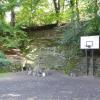 Hof mit Grill und Basketballkorb Hof mit Grill und Basketballkorb